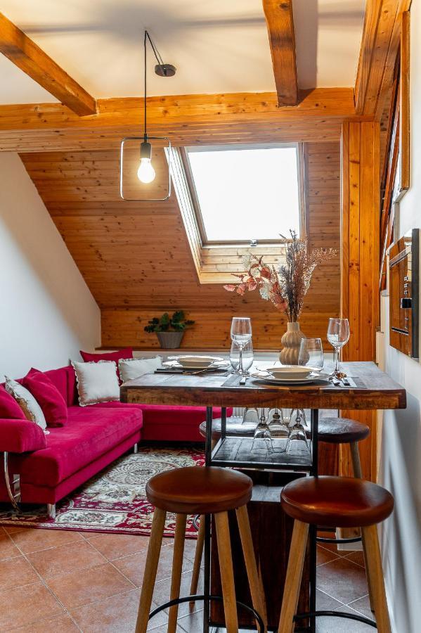 Apartment Mezonet Na Namesti *